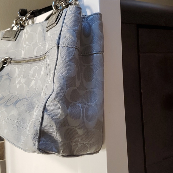 Coach - Picture 10 of 12